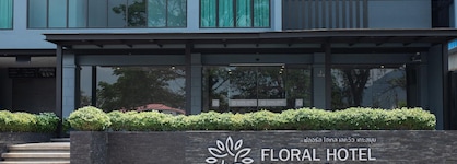 Nora Lakeview Hotel
