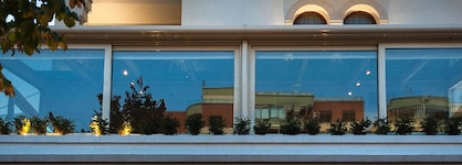 Mondial Hotel
