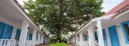 Al's Resort