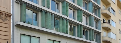 Leon Hotel & Lounge