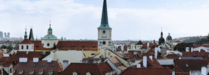 Golden Well Hotel