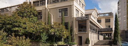 Kiwi International Hotel