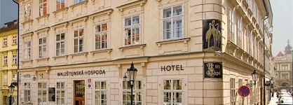 Hotel Three Storks