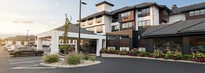 The Kanata Kelowna Hotel & Conference Centre