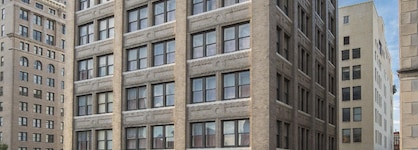 Hu. Hotel