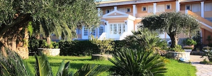 Nefeli Hotel