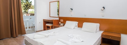 Achousa Hotel