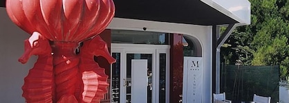 M Glamour Hotel