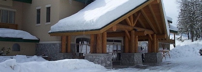 Coast Hillcrest Hotel