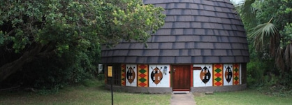 Gooderson Dumazulu Lodge & Traditional Village