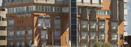 City Hotel