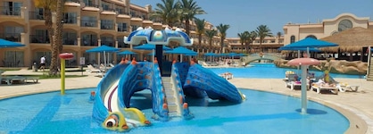 Pyramisa Beach Resort