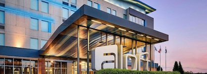 Aloft By Marriott Montreal Airport
