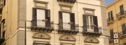 Hotel Joli