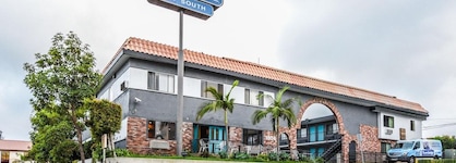 Travelodge By Wyndham Lax South