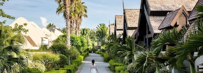 Pullman Sanya Yalong Bay Villas & Resort