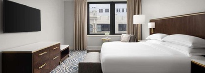 Hilton Indianapolis Hotel & Suites