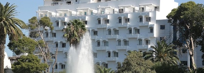 Ambassadeurs Hotel