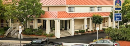 The Boston Hotel