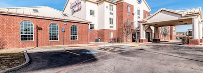Comfort Suites South