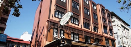 Rambuttri Village Inn & Plaza