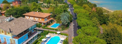 Hi Hotels Sirmione - Lakeview Pool