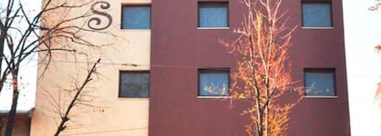 Hotel Avis