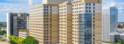 Renaissance Chicago O'hare Suites Hotel