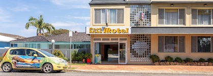 Port Aloha Motel