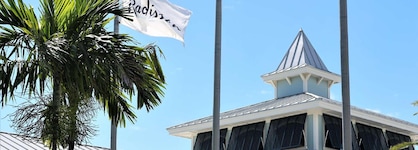 Radisson Resort At The Port