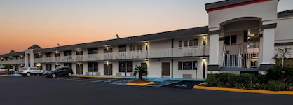 Super 8 By Wyndham Baton Rouge I-10