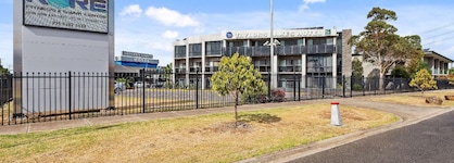 Quality Hotel Taylors Lakes