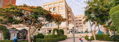 King Tut Aqua Park Beach Resort