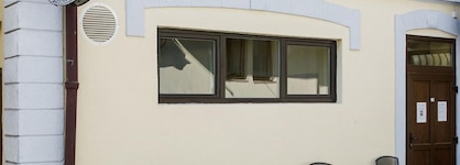 Emonec Hotel