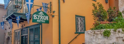 Byron Hotel