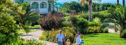 Serenusa Resort