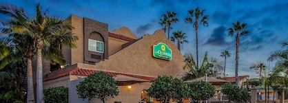 La Quinta Inn & Suites by Wyndham Carlsbad - Legoland Area