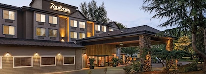 Radisson Portland Airport