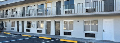 Rodeway Inn Maingate Central