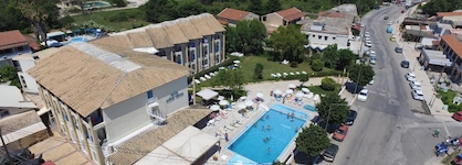 Silver Beach Hotel And Annexe Apartments