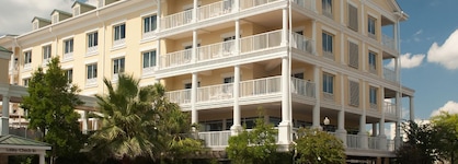 Courtyard Charleston Waterfront By Marriott
