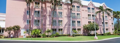 Comfort Suites Paradise Island