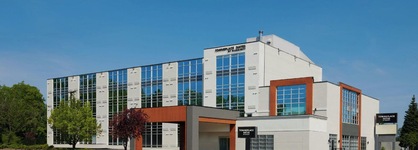 Ramada By Wyndham Niagara Falls By The River