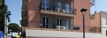 Hotel Scarlet