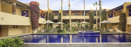 Los Patios Hotel