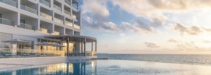 Sun Palace