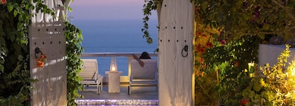 Athermi Suites - Adults Only