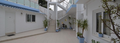 Areti Hotel