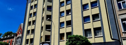 Hit Hotel