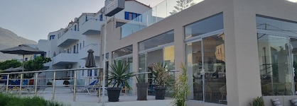 Leonidas Studios & Apartments